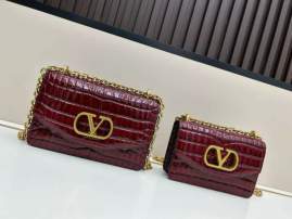 Picture of Valentino Handbags _SKUfw212757970fw